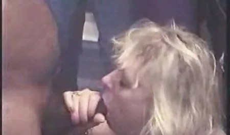 La sorpresa de la mujer, ella no sabe mujer sola caliente que la segunda