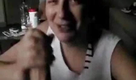 La preparación ver maduras calientes del idioma