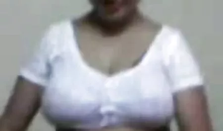 Mirar a la cara chicas calientes bailando sexi