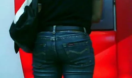 Me gordas peludas calientes encanta su piercing en los pezones