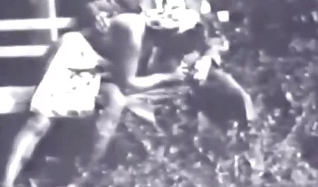 Caer en el abismo mi esposa bien caliente