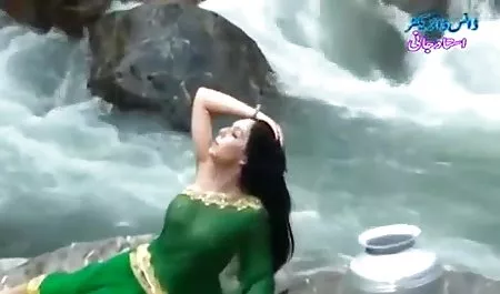 La venta cogiendo a madura caliente de la miel.