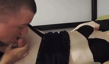 Sexo Anal maduras peludas y calientes con la hermosa morena
