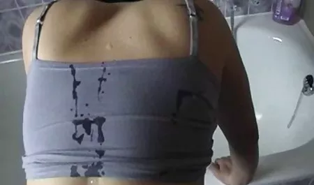 Él prometió entregar y servir a 4K chicas calientes tocandose