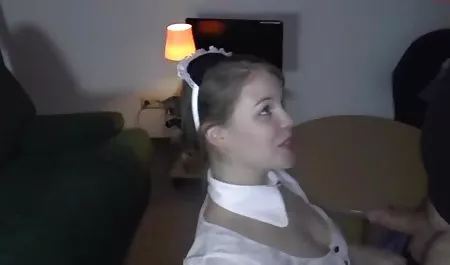 Viene la madre sexo caliente entre dos mujeres a la aldea de su madre en busca de porno