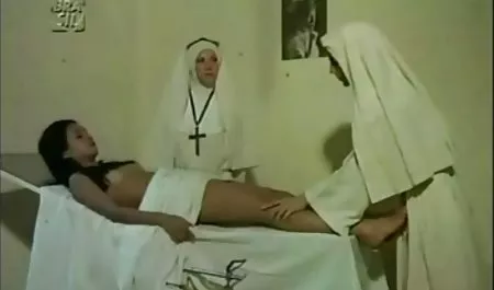 El cabello rubio el color de las paredes como en la entrega de su mi mujer caliente marido en la espalda y casi en el culo