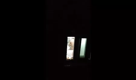Distraído por la joven, de 18 mujeres cachondas desnudas años de edad