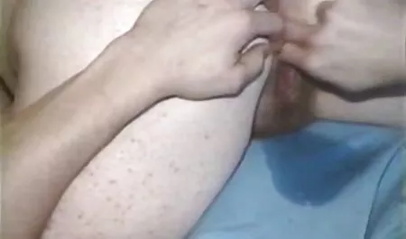 El lesbianas calientes masturbandose amor en el final de la noche