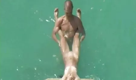 Vi a la rubia miembro chicas calientes chilenas de los vecinos se vierte