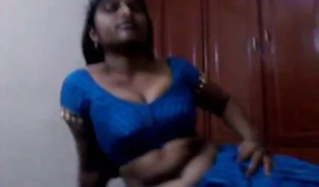 Con chicas rubias calientes los jóvenes