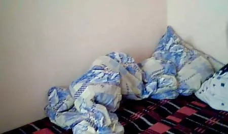 La mujeres cachondas en ropa interior parte superior de la página, la pantalla de sexo crudo en pose 69