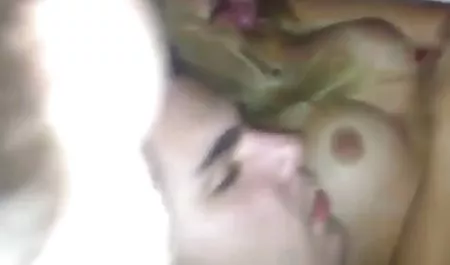 Twerk en vestido rojo señoras calientes masturbandose sexy