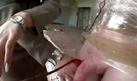 Él es un niño mujeres de 18 años calientes