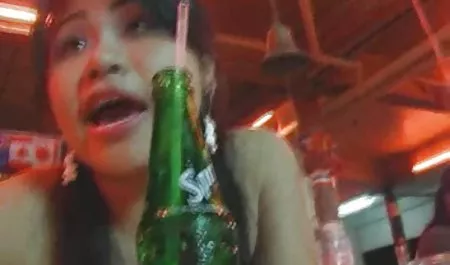 Rusia y fuera de Rusia. Arrastrándose tias muy calientes en todos los agujeros