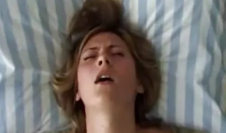 Gran ruso tetas en maduras rusas calientes el dormitorio