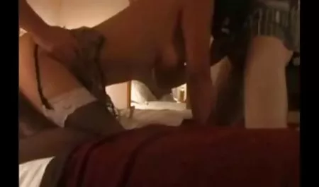 Irina, tales viejas culonas y calientes como la simulación de la grasa a su marido