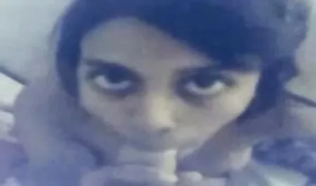 Lamer la vagina chica de 18 años chicas calientes en linea