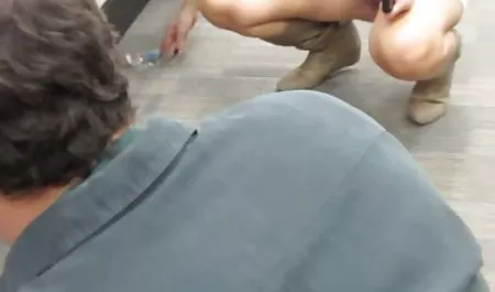 Tengo este murciélago es muy popular. chicas calientes en el gimnasio